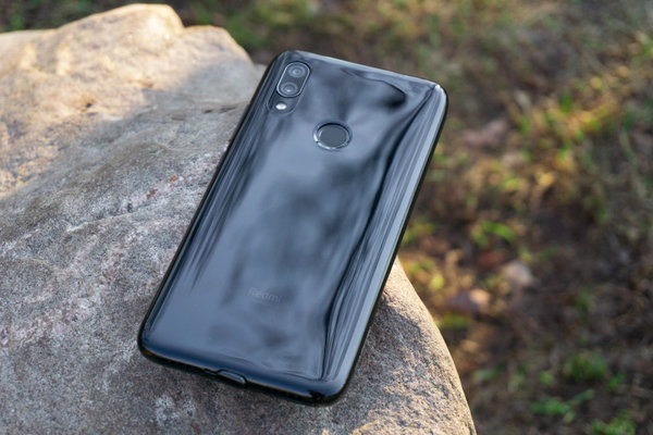 Обзор Redmi 7: ломая традиции