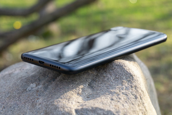 Обзор Redmi 7: ломая традиции