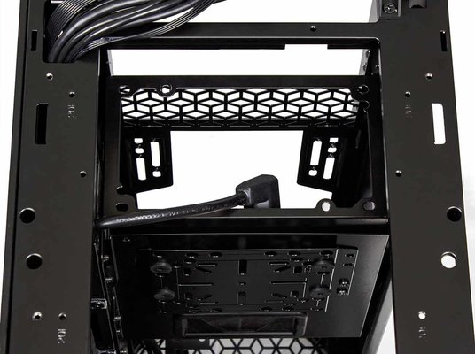 Вертикальный продув: Cooler Master MasterCase SL600M
