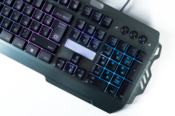 Обзор игровой клавиатуры Defender Renegade