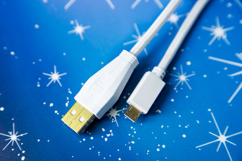 Механика в офисном обличье: обзор TESORO Gram XS