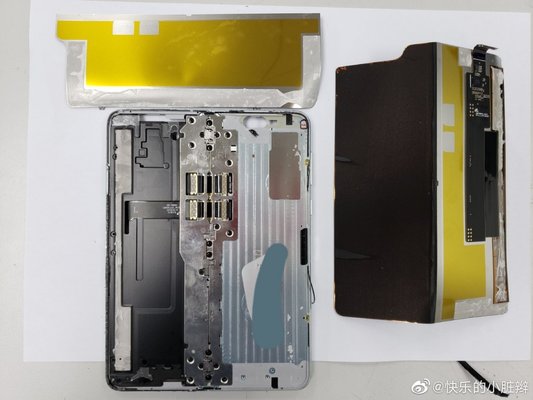 Samsung Galaxy Fold уже разобрали. Первый взгляд на гибкий дисплей и шарнир смартфона