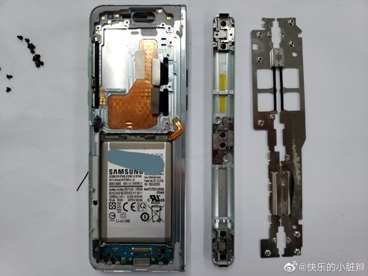 Samsung Galaxy Fold уже разобрали. Первый взгляд на гибкий дисплей и шарнир смартфона