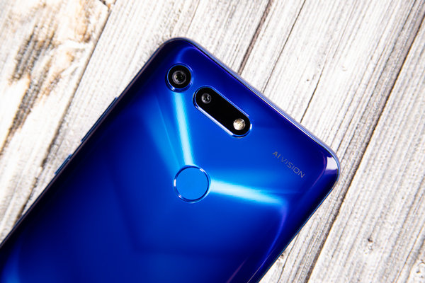 Претендент: опыт эксплуатации Honor View 20