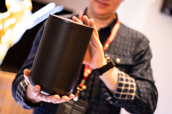 Алиса поселилась в умной колонке от LG