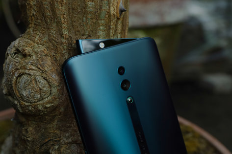 Безусловный безрамочник: первый взгляд на OPPO Reno