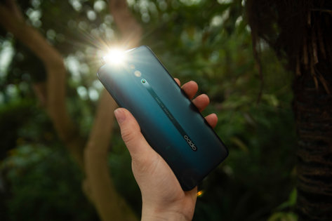 Безусловный безрамочник: первый взгляд на OPPO Reno