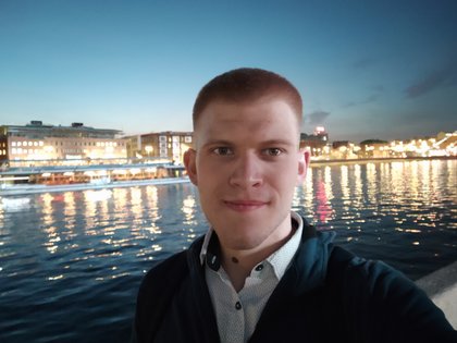 Безусловный безрамочник: первый взгляд на OPPO Reno