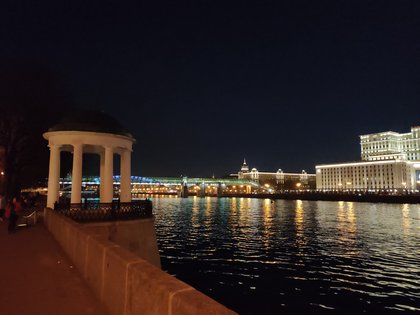 Безусловный безрамочник: первый взгляд на OPPO Reno