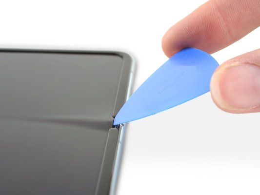 2/10: в iFixit оценили конструкцию складного Galaxy Fold