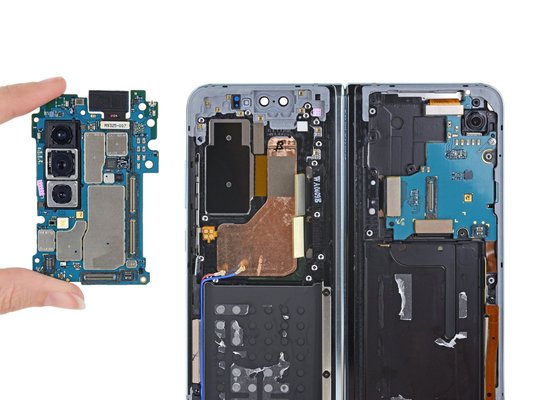 2/10: в iFixit оценили конструкцию складного Galaxy Fold