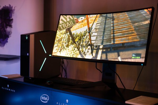 Новые игровые системы Dell представили в Москве