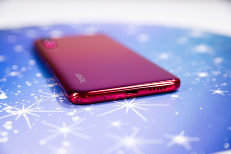 Альтернативная безрамочность: обзор Honor Magic 2