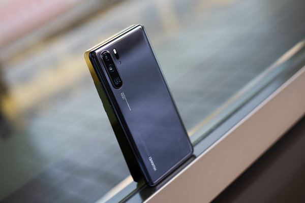 Черная кошка в черной комнате. Обзор Huawei P30 Pro — Стоит ли покупать Huawei P30 Pro?. 4