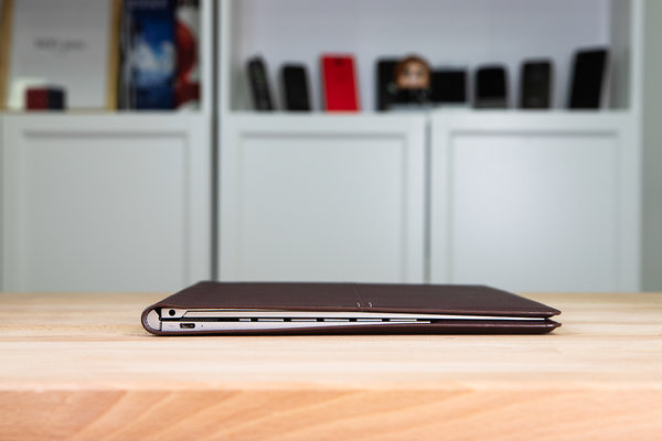 Кожаный трансформер: обзор HP Spectre Folio