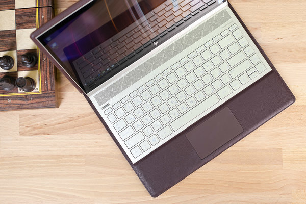 Кожаный трансформер: обзор HP Spectre Folio