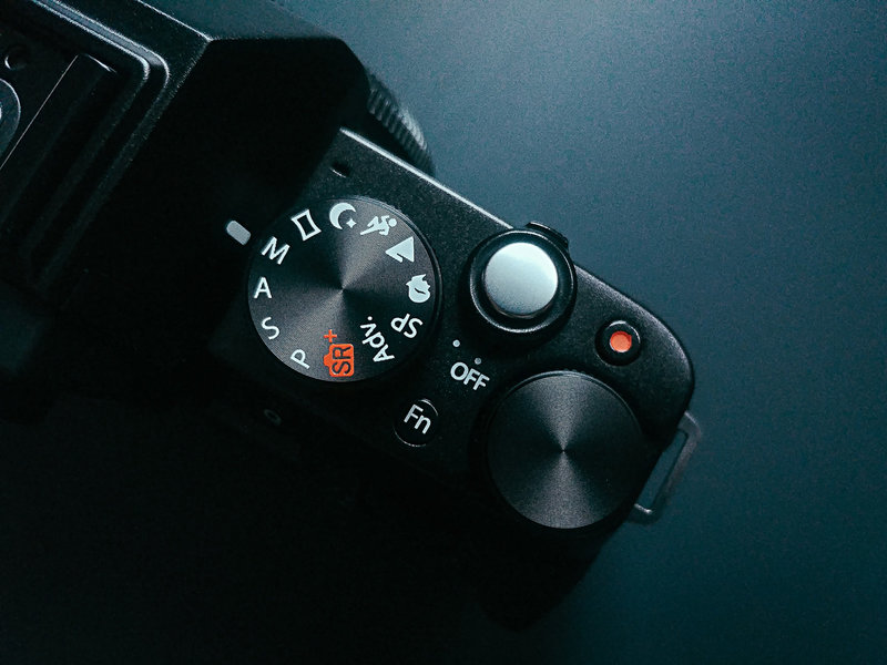 Лёгкий и фотографии отличные. Тест Fujifilm X-T100