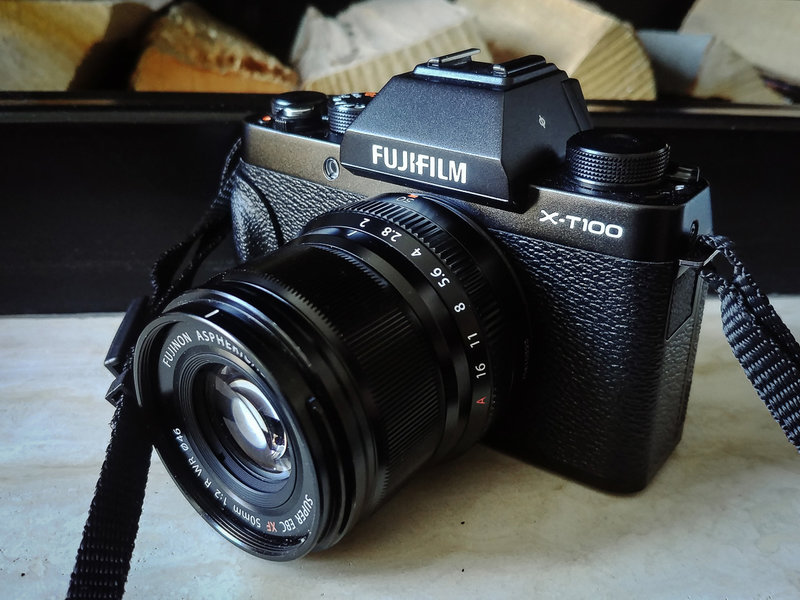 Лёгкий и фотографии отличные. Тест Fujifilm X-T100