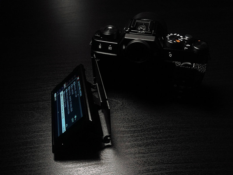 Лёгкий и фотографии отличные. Тест Fujifilm X-T100