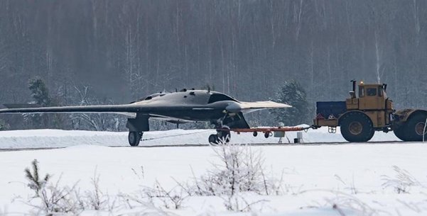 Российский стелс-беспилотник «Охотник» впервые поднялся в воздух