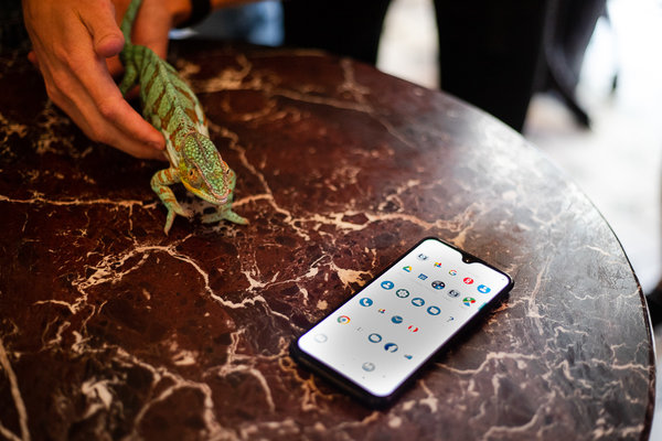 Яркое знакомство: в России представили Moto G7 Plus