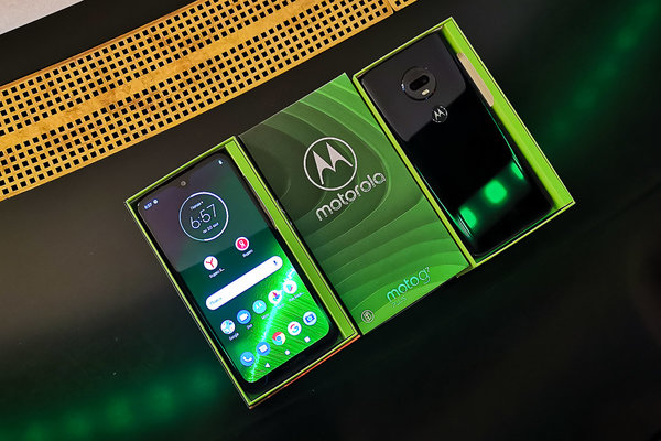 Яркое знакомство: в России представили Moto G7 Plus