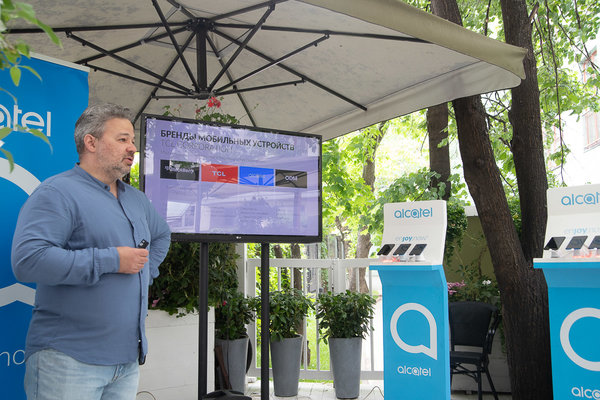 Доступно и красиво: Alcatel презентовал тройку летних смартфонов