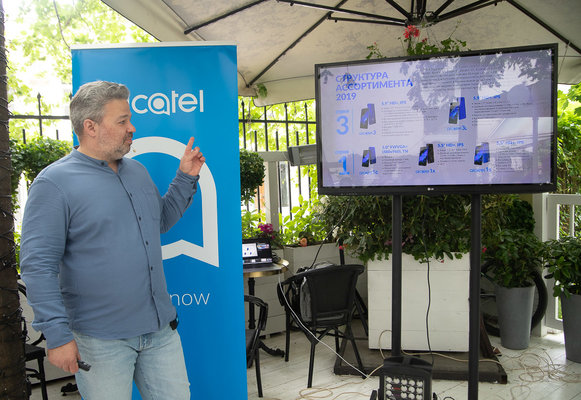 Доступно и красиво: Alcatel презентовал тройку летних смартфонов