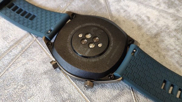 Тест умных часов Huawei Watch GT: большой дисплей и все для спорта