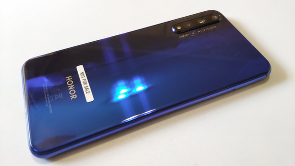 Тест смартфона Honor 20: красавчик с мощной начинкой и необычной камерой