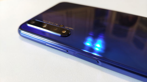 Тест смартфона Honor 20: красавчик с мощной начинкой и необычной камерой