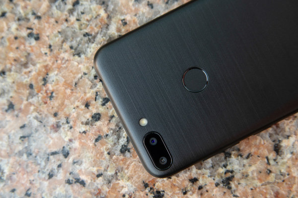 Праздник в начальном сегменте: Alcatel 1s 2019