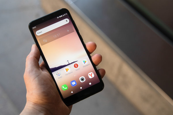 Праздник в начальном сегменте: Alcatel 1s 2019