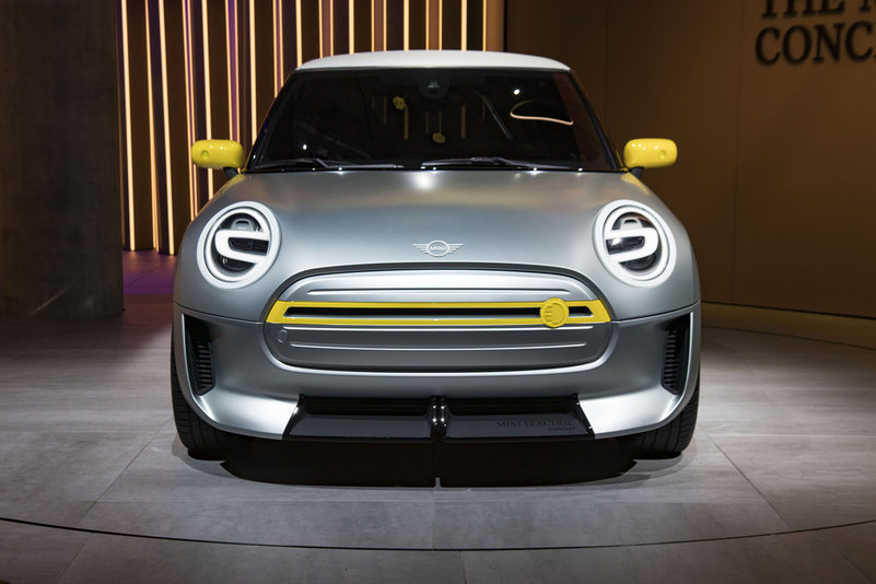 Первый полностью электрический Mini Cooper покажут в начале 2020 года