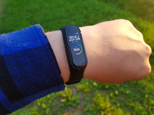 Топ за свои деньги. Обзор Xiaomi Mi Band 4