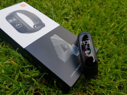 Топ за свои деньги. Обзор Xiaomi Mi Band 4
