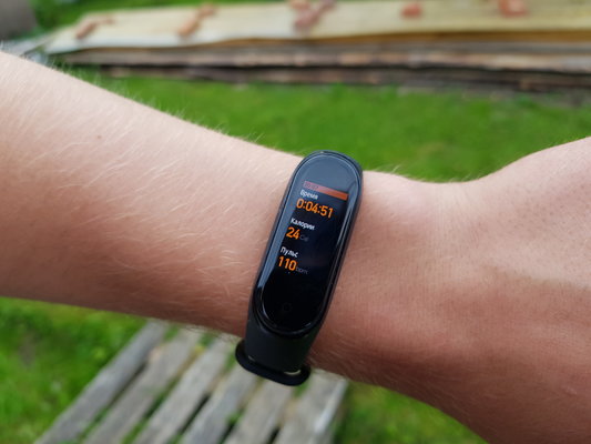 Топ за свои деньги. Обзор Xiaomi Mi Band 4