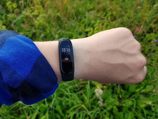 Топ за свои деньги. Обзор Xiaomi Mi Band 4