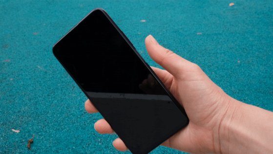 Обзор HONOR 20 Pro: 5 камер и завораживающий блеск