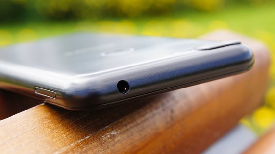 Обзор Philips S561: компактный и долгоиграющий