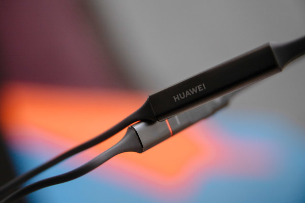 Эталонный ошейник: обзор Huawei FreeLace