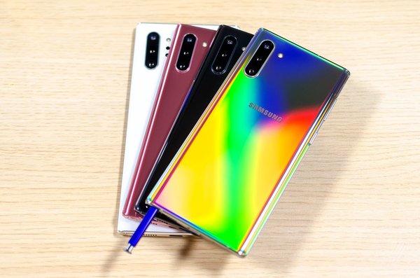 Дорогие и мощные: Samsung показала Galaxy Note 10 и Note 10+