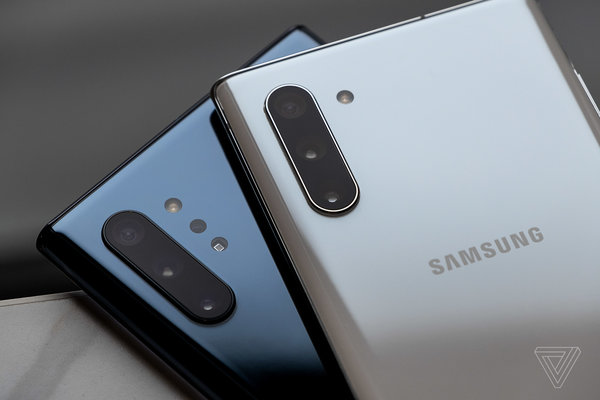 Дорогие и мощные: Samsung показала Galaxy Note 10 и Note 10+