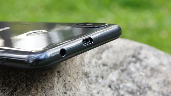 Тест смартфона Philips S397: качественная связь и хорошая автономность