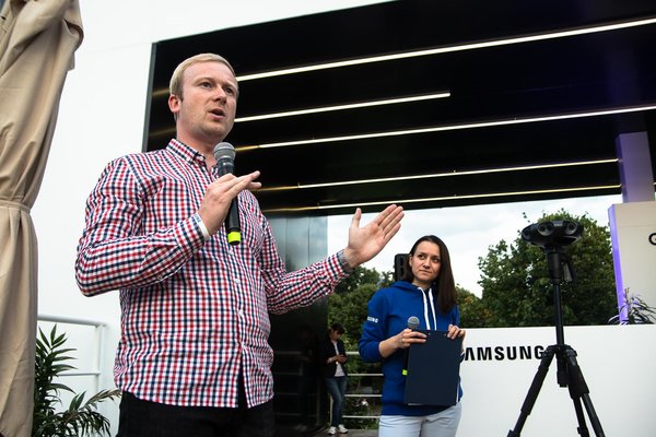 Samsung и Первый канал устроили виртуальную экскурсию на съёмочную площадку блокбастера
