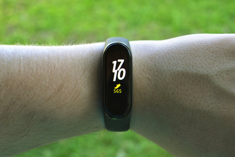Подборка стильных циферблатов для Mi Band 4
