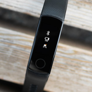 Альтернатива: обзор Honor Band 5