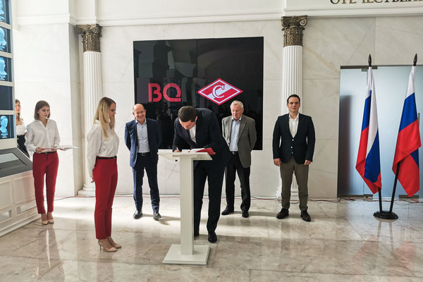 BQ стала спонсором ХК «Спартак»