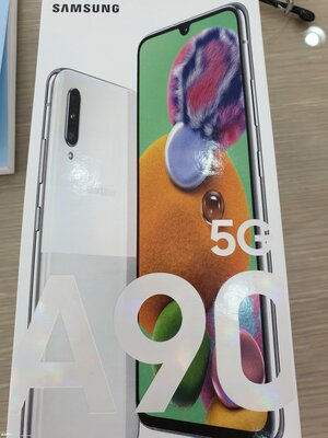 Появились официальные изображения и характеристики Galaxy A90 5G