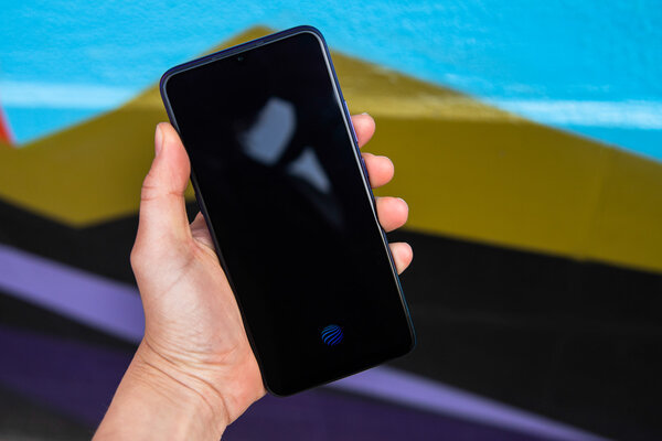 Дитя противоречий: обзор Vivo V17 Neo